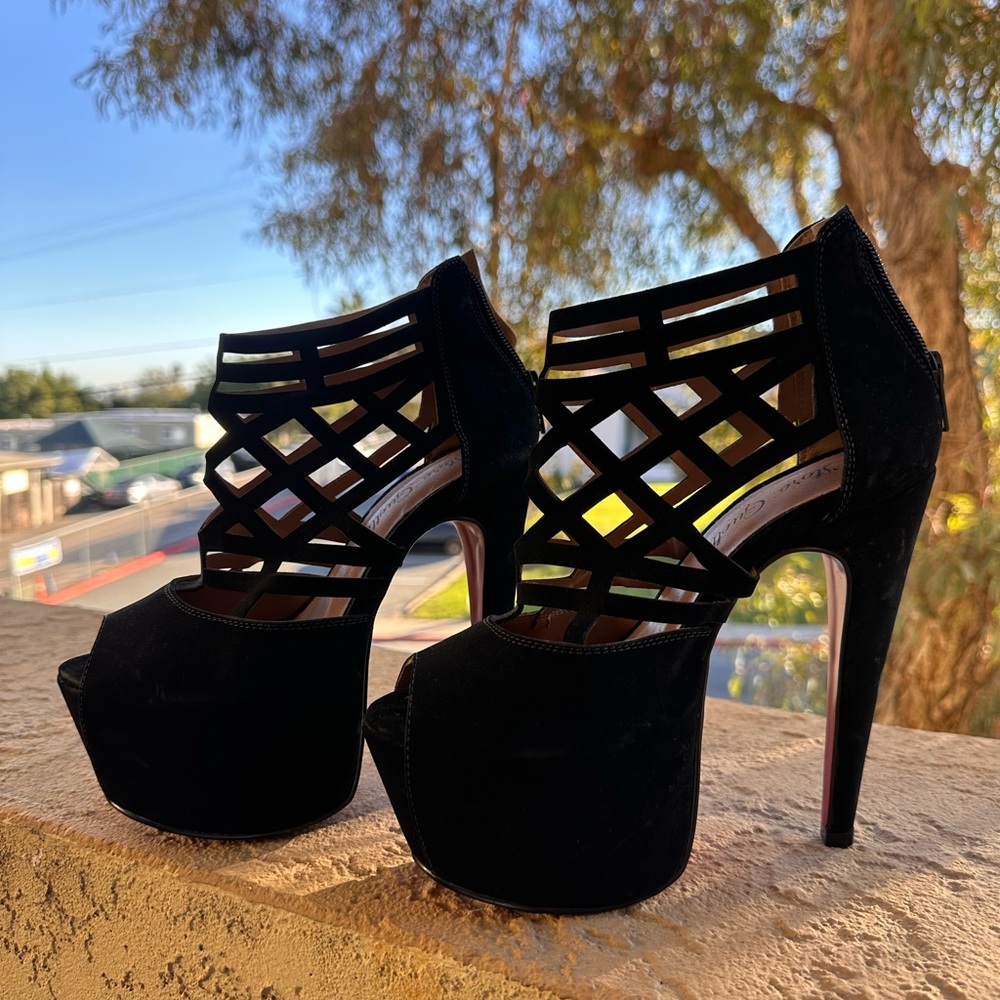 Why are you crying, Louboutin? - Black Platform heels